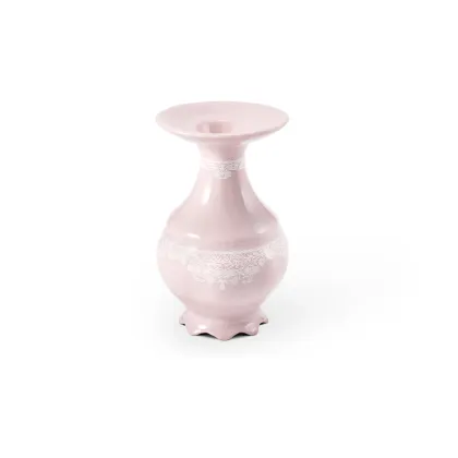 Zdjęcie Piękny porcelanowy świecznik w kolorze różowym z delikatnym zdobieniem – Leander