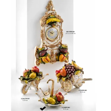 Picture An interesting decoration - an umbrella with fruit - Valle d'oro Patchi