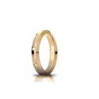 Picture Beautiful gold wedding ring with 8 diamonds