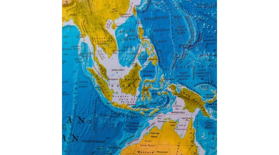picture 2 Wonderful physical world map - two variants