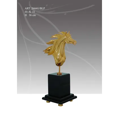 Zdjęcie Stylowa fgura konia na czarnej podstawie