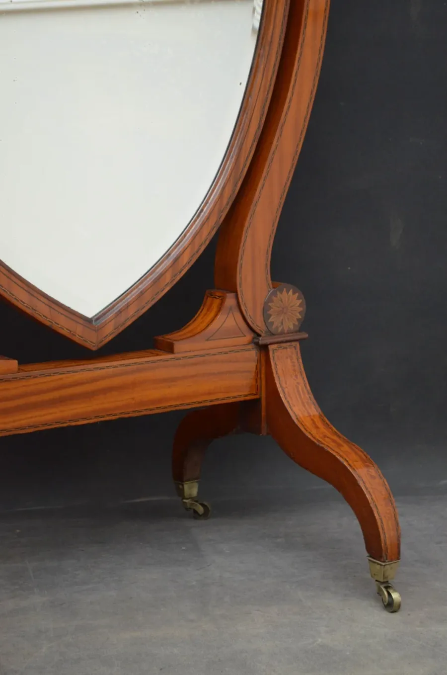 obrazek 8 Eleganckie edwardiańskie satynowe drewno - inkrustowane, tarczowe lusterko
