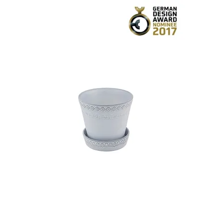Zdjęcie Designerski wazon ze spodkiem jako ozdoba do domu - Bordallo Pinheiro