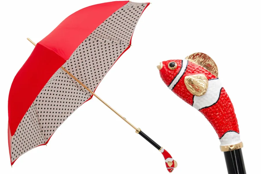obrazek 1 Wyjątkowy czerwono biały parasol damski w czarne kropki z rączką zdobioną rybą – Pasotti