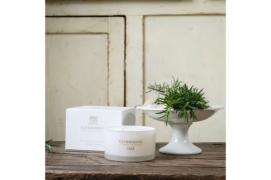 obrazek 2 Naturalna świeca zapachowa Rosemary – Rathbornes 1488