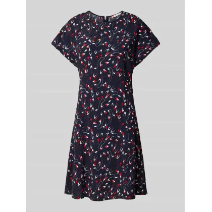 Zdjęcie Sukienka o długości do kolan ze wzorem na całej powierzchni