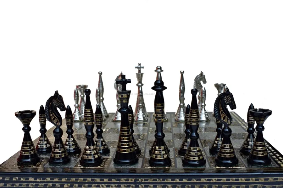 obrazek 2 Ekskluzywna plansza + figury szachowe z serii Palm Art - The Chess Empire