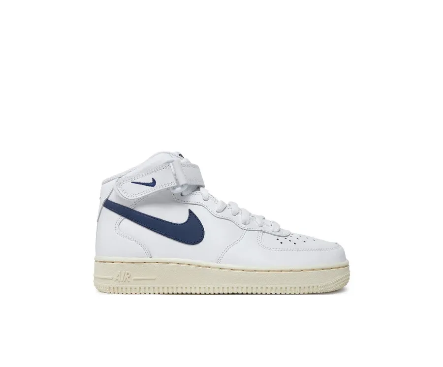 obrazek 1 Nike Sneakersy Air Force 1 '07 Mid DD9625 105 Biały