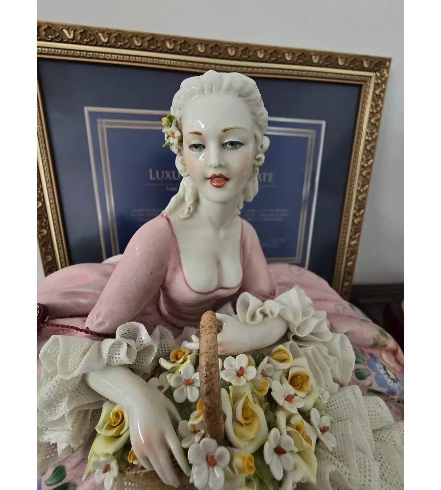obrazek 6 Włoska porcelana - figurka kobiety