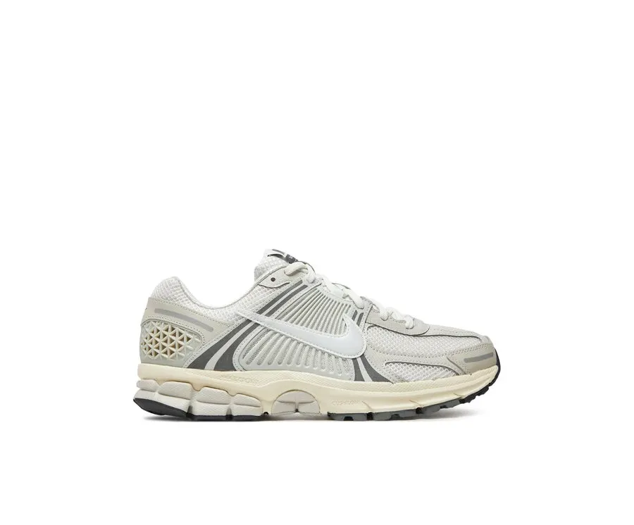 obrazek 1 Nike Sneakersy Zoom Vomero 5 HF0731 007 Szary