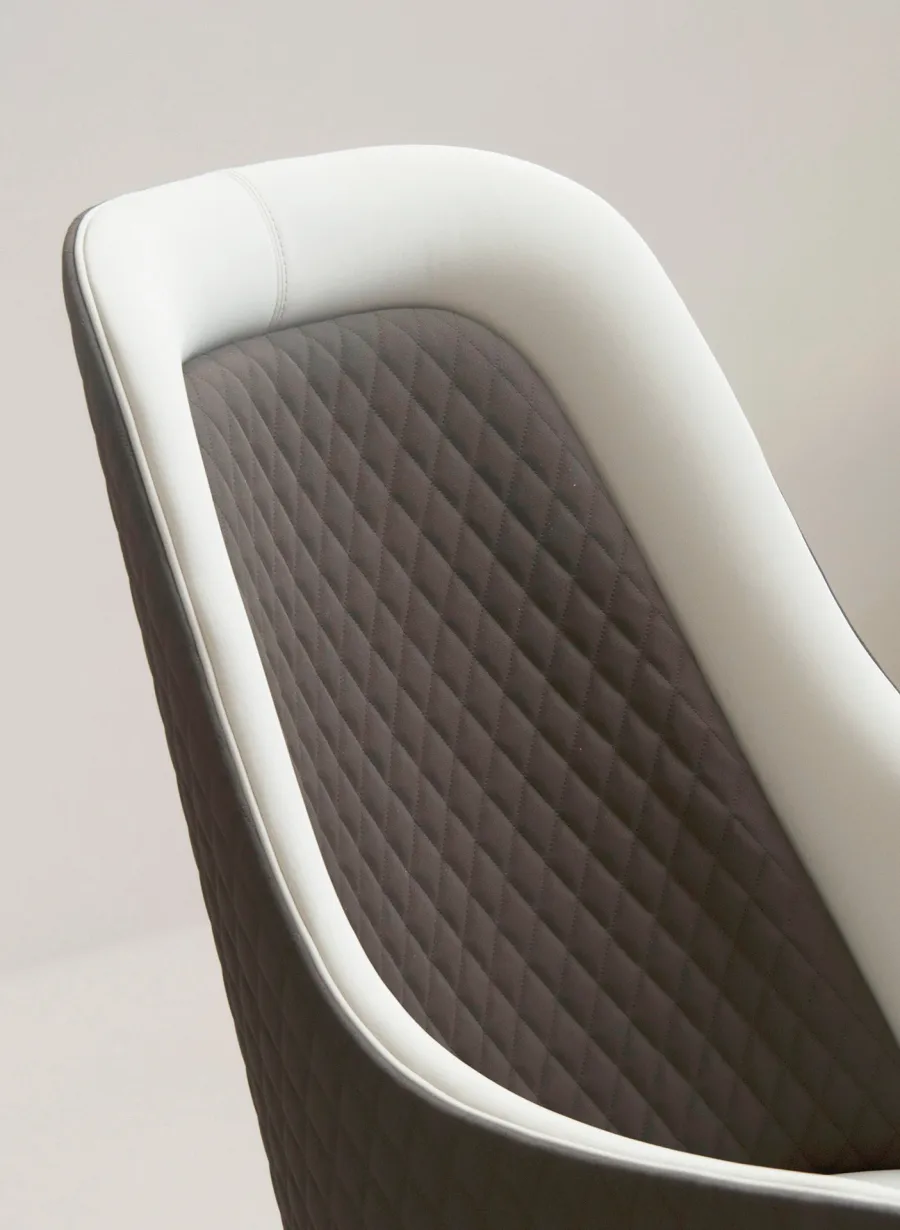 obrazek 9 Luksusowe obrotowe krzesło biurowe w stylu modernistycznym do gabinetu lub biura - prosto z Włoch