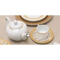 Picture An amazing set of porcelain tableware for 12 people - Porcel