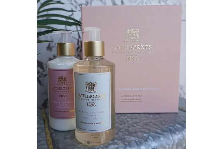 obrazek 2 Zestaw kosmetyków Dublin Tea Rose Wash&Lotion - Rathbornes 1488