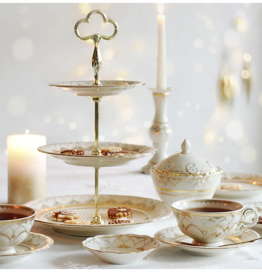 obrazek 2 Stylowa patera na ciasto z wyjątkowej kolekcji Ivory wedding sonata – Leander