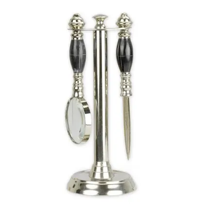 Zdjęcie Wyjątkowe szkło powiększające z nożem do listów na podstawie