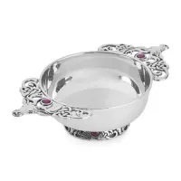 Picture Quaich cup decorated with a deer motif - an original gift in the Scottish style