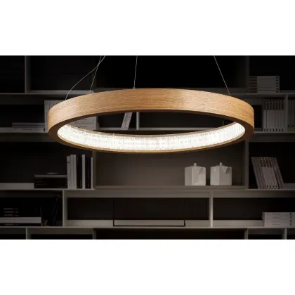 Zdjęcie Artystyczny żyrandol w kształcie okręgu