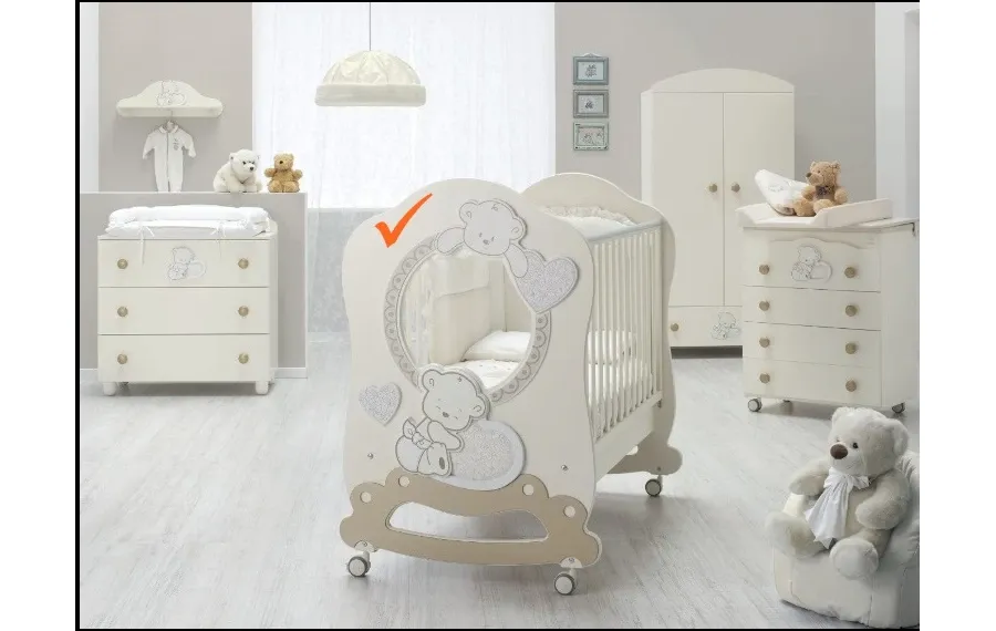 obrazek 1 Śliczne łóżeczko w kolorze kości słoniowej - Italbaby