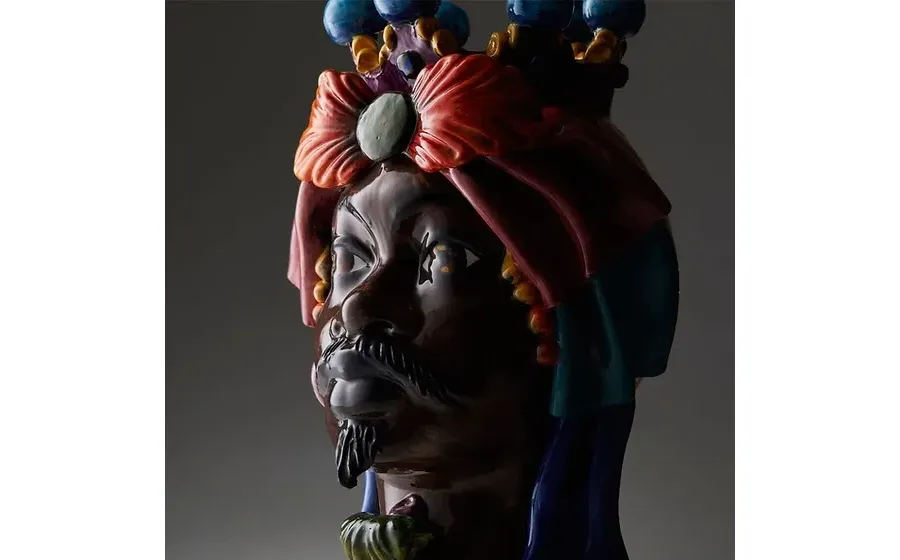 obrazek 2 Ceramiczna głowa Mauryjki nawiązująca do panowania Maurów na Sycylii