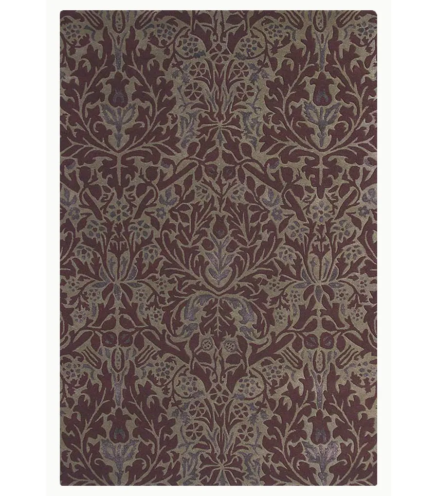 Bordowy Dywan w Ornament – AUTUMN FLOWER PLUM 27500, angielskiej marki Morris & Co.