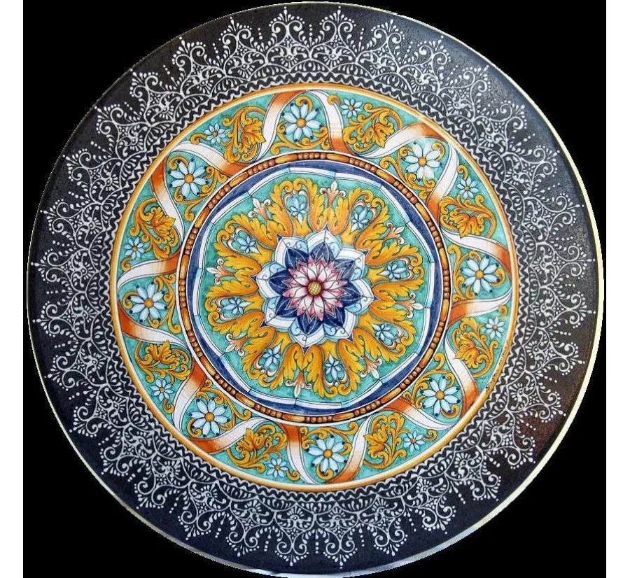 obrazek 1 Elegancki blat do ogrodu wykonany z lawy zdobiony bogatym ornamentem – Ceramiche Valchida