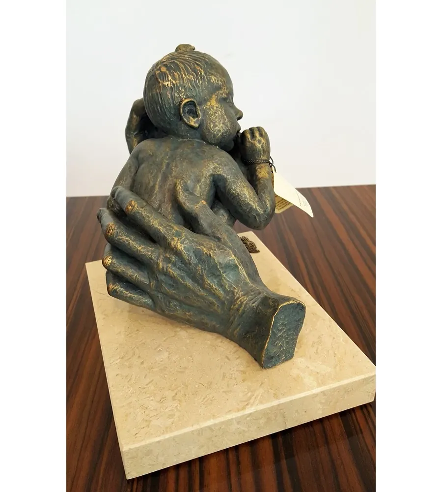 picture 8 The first dream of a child - an impressive figurine on the desk!