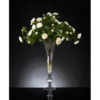 Picture A wonderful set of white peonies with a glass vase