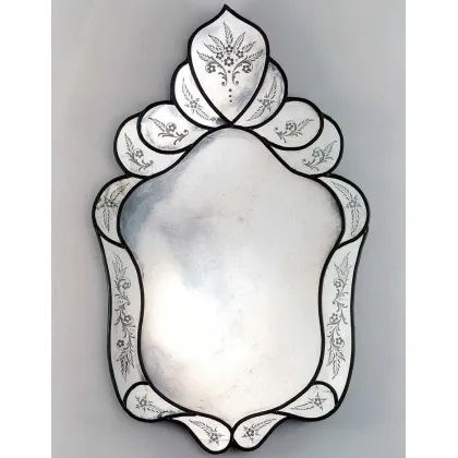 Zdjęcie Piękne lustro Murano z ołowiu w stylu weneckim, ręcznie robione i grawerowane
