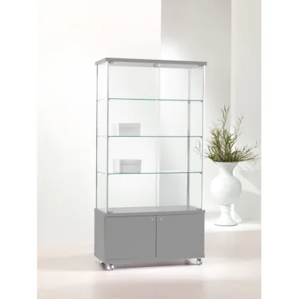 Zdjęcie Klasyczna duża wysoka witryna do sklepu lub butiku