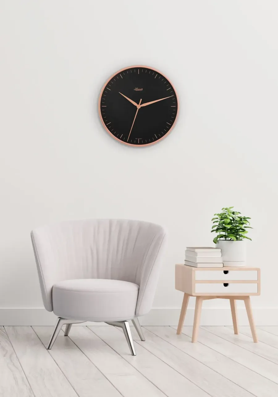 obrazek 1 Minimalistyczny zegar wiszący marki Hermle