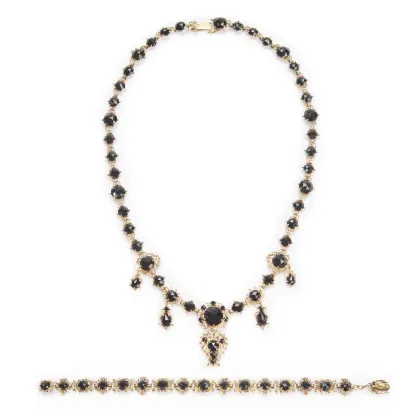 Zdjęcie Naszyjnik i bransoletka ze złota oraz onyksu z początku XX wieku