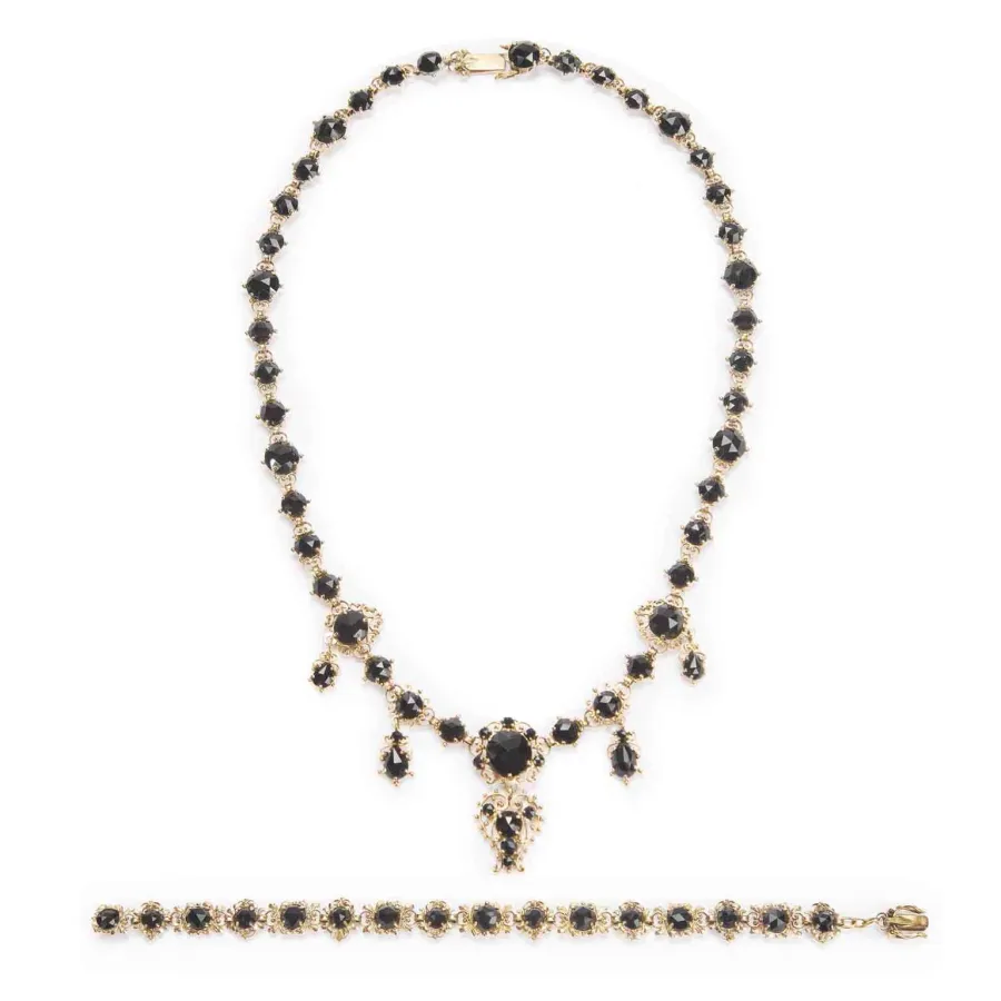 obrazek 1 Naszyjnik i bransoletka ze złota oraz onyksu z początku XX wieku