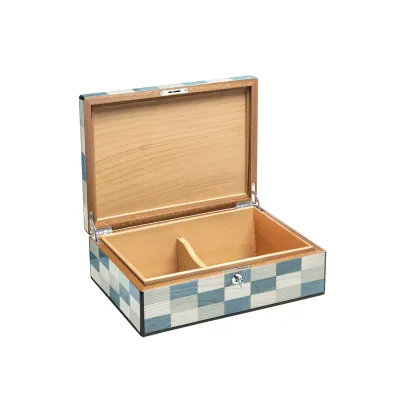 Picture Cigar box made of mahogany and cedar with inlaid veneer