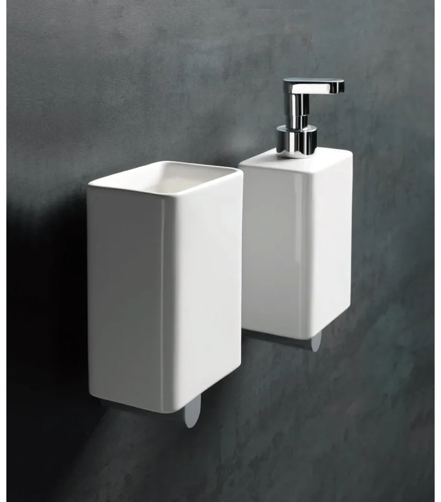 obrazek 2 Designerski naścienny uchwyt na szklankę do łazienki - Stilhaus