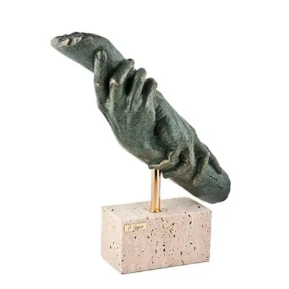 Zdjęcie Wyjątkowa statua - pomocna dłoń