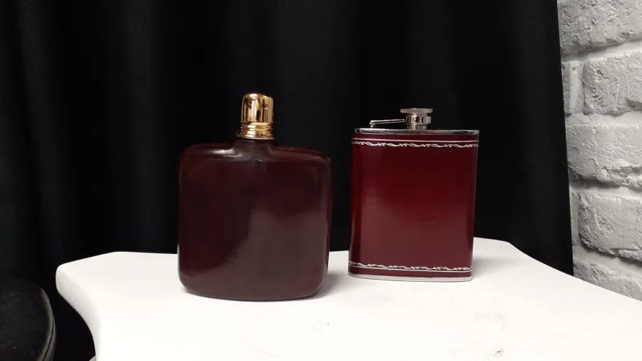 obrazek 11 Luksusowe piersiówki w skórze