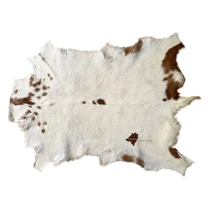 Zdjęcie Piękny skórzany dywan w nietypowym kształcie