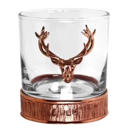 Zdjęcie Stylowa szklanka do whisky z miedzianymi zdobieniami