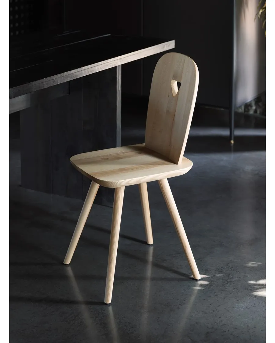obrazek 5 Dwa Oryginalne, Designerskie Krzesła z Włoch do Minimalistycznego Salonu - Casamnia Horm