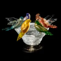 Zdjęcie Kryształowy kosz z 3 wielobarwnymi złotymi ptakami