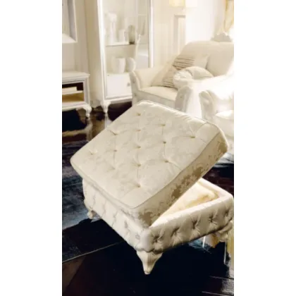 Picture Opening pouffe with carved legs made of solid wood, patinated in white - Avenanti