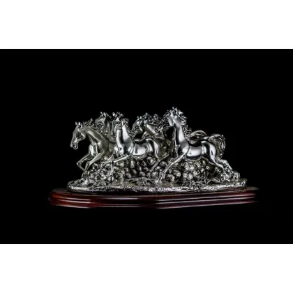 Zdjęcie Stado eleganckich koni  - figurka do salonu