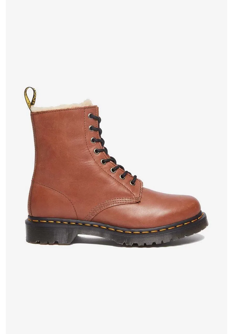 obrazek 1 Dr. Martens botki skórzane 1460 Serena damskie kolor brązowy na płaskim obcasie lekko ocieplone DM27782225