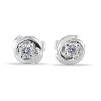 Picture Subtle Italian earrings with a beautiful diamond