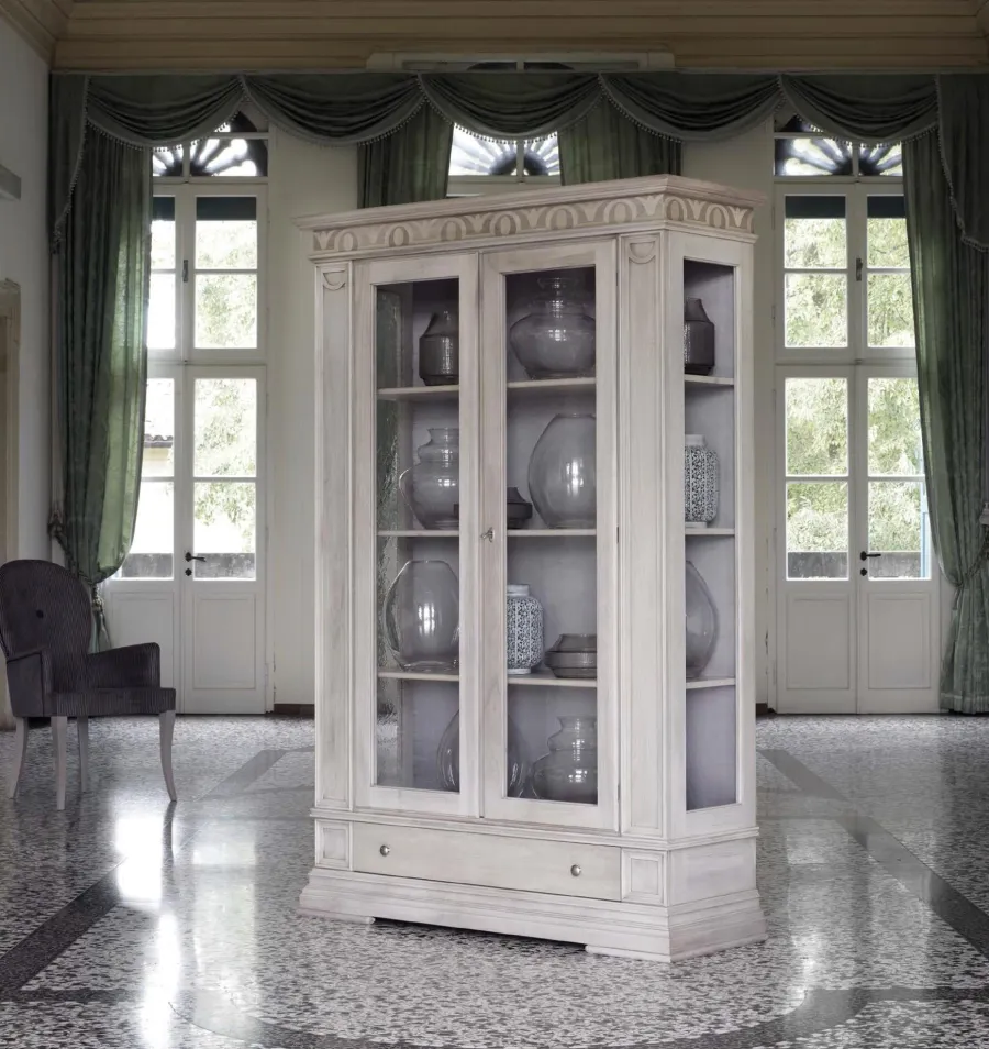 picture 1 Classic display case for exclusive interiors - Cantiero