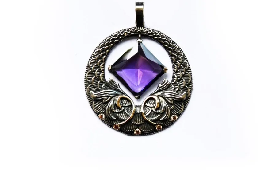 picture 1 Unique pendant with a violet zirconia crystal