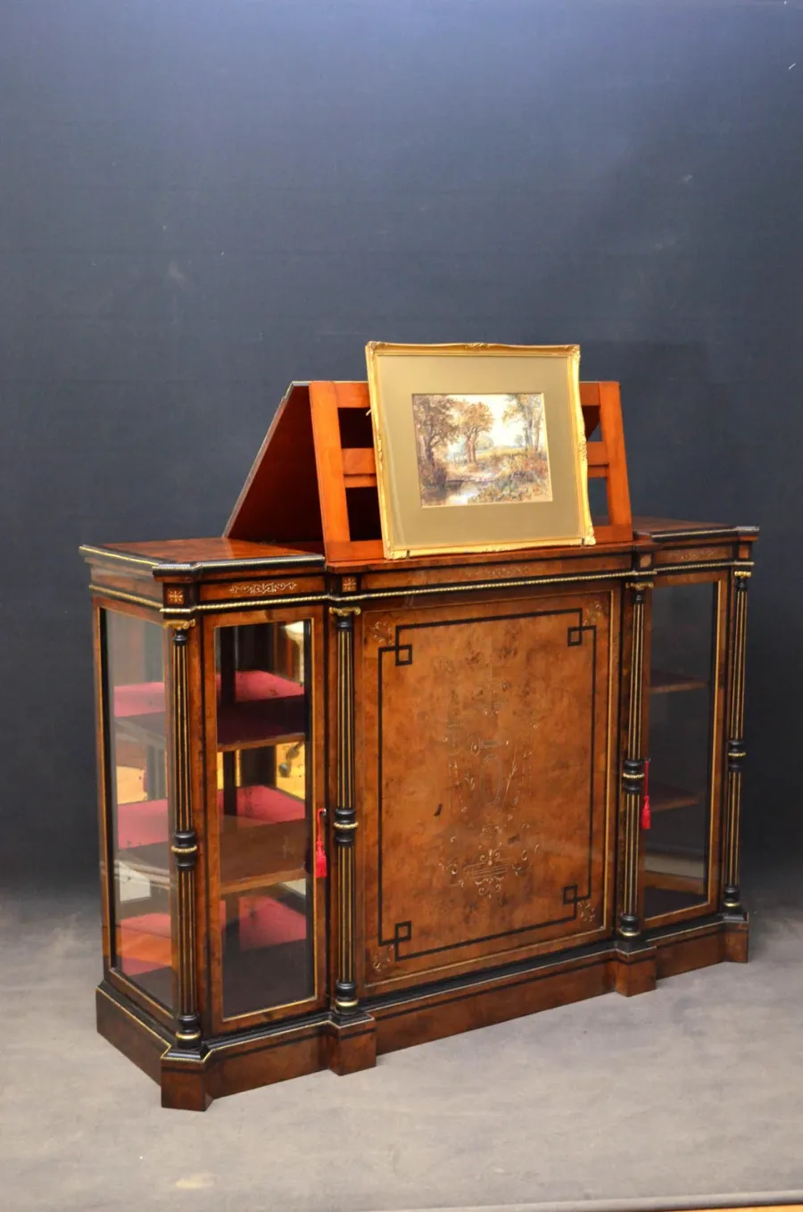 obrazek 1 Wyjątkowy kredens - orzech włoski, heban - antyk