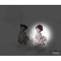 Zdjęcie Porcelanowa dziewczynka ubrana w sznurkową tutu - Sibania