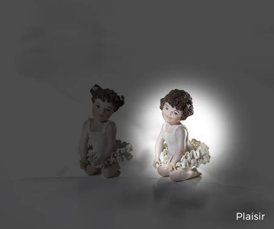 obrazek 1 Porcelanowa dziewczynka ubrana w sznurkową tutu - Sibania