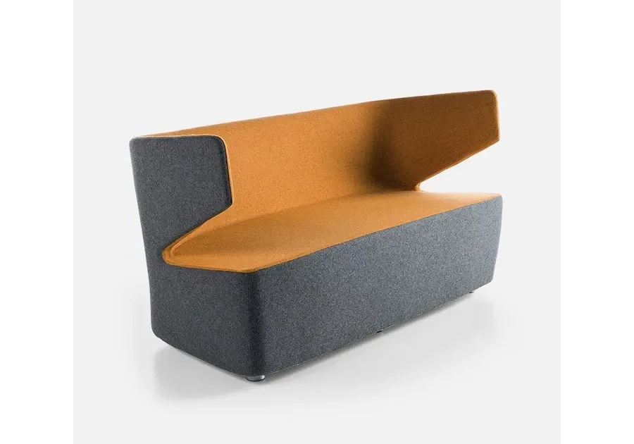 obrazek 1 Unikalna włoska sofa Mr.Jones do poczekalni